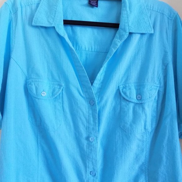 Basic Editions Light Blue Shirt - Picture 3 of 6